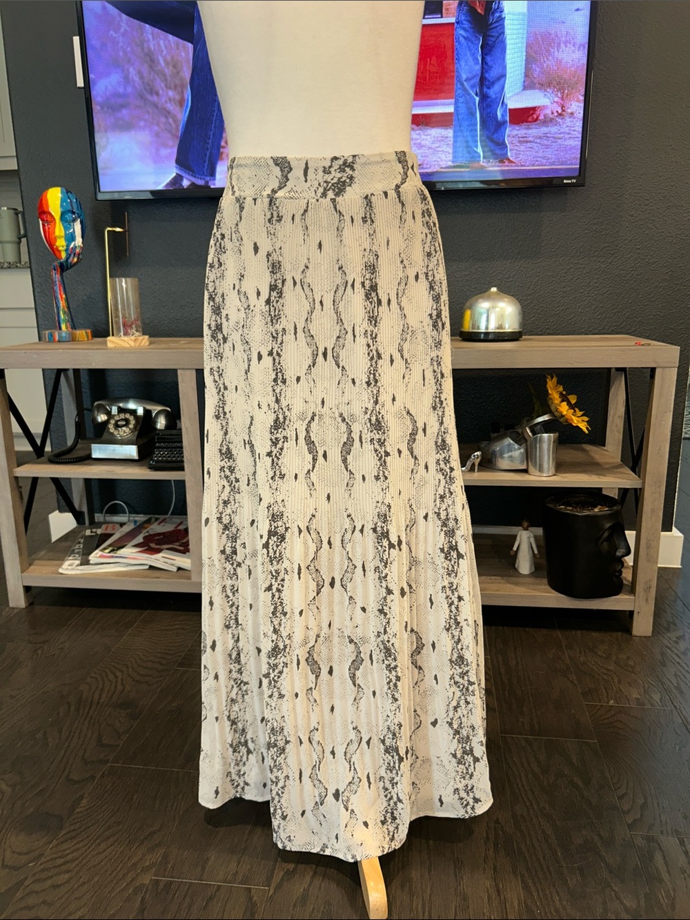 DownEast Cream and Black Snake-Print Maxi Skirt
